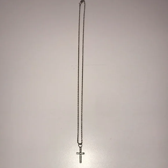 925 Sterling Silver Chain & Cross - 18 inch Silver Chain - Picture 6 of 7